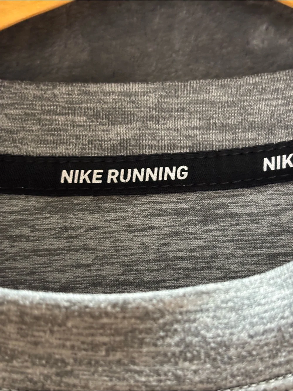 Nike Women’s Dri-FIT Running Crew Top Long Sleeve Tee Heather Gray Size M